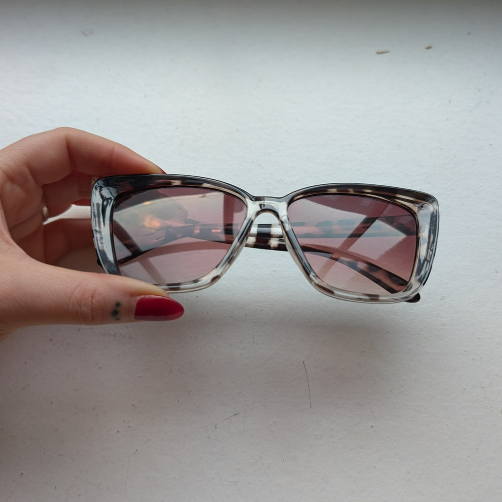 Retro Black Tortoishell Cat Eye Sunglasses 70s Festival Zebra Sunnies Shades - Picture 6 of 7